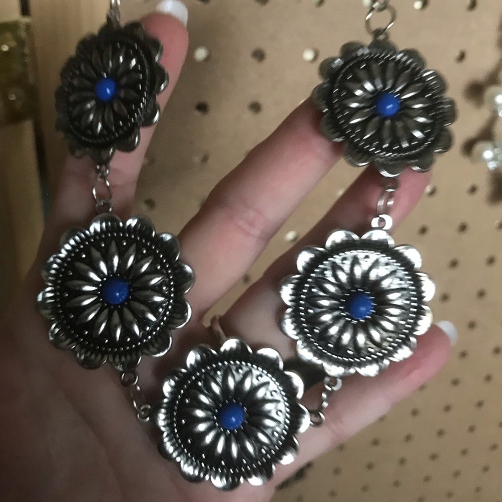 Silver concho necklace w/bright blue centers